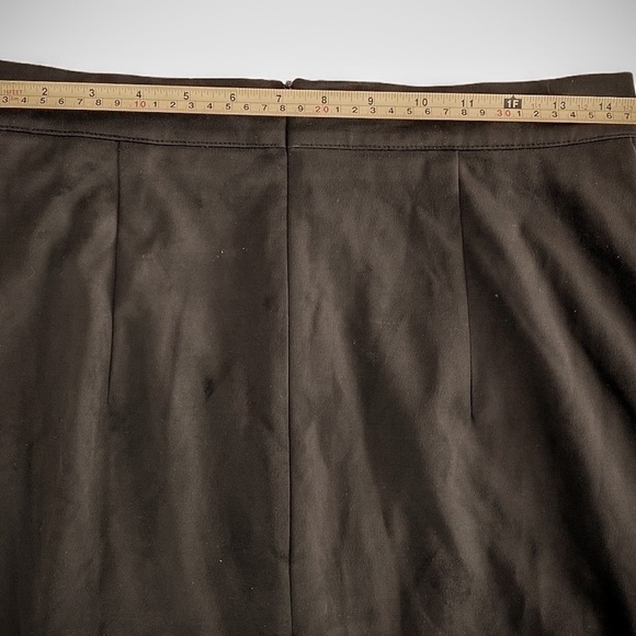 NWT H&M Black Button Front High-Rise Faux Suede Y2K Skirt Size 10 - Picture 6 of 11